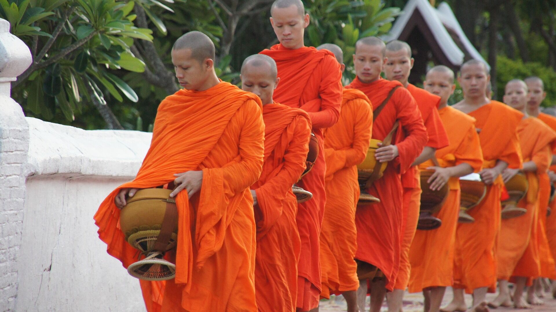Capture the spiritual essence of Luang Prabang’s alms-giving ceremony